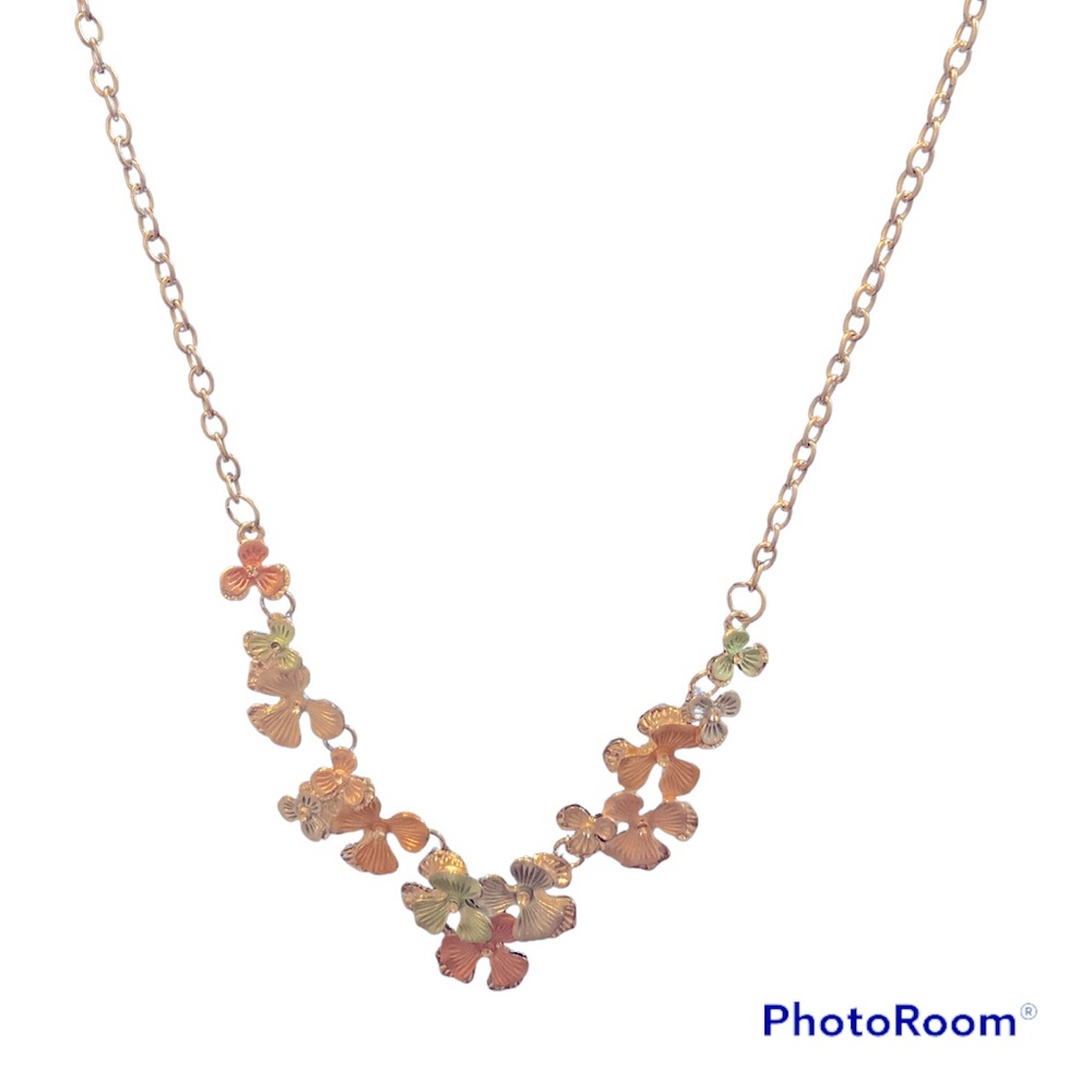 Betsy Johnson flower necklace